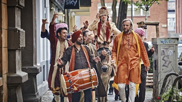 Filmesel Sandor bei Dreharbeiten zur Filmproduktion "Marry Me" Copyright: Wüste Film Ost, Heinz Heiss